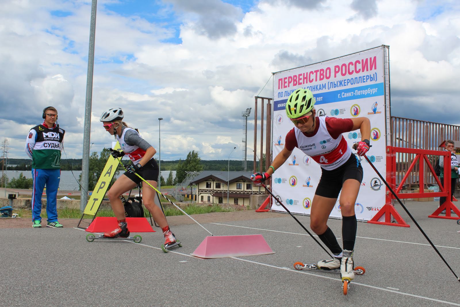 Первенство России по лыжным гонкам (лыжероллеры) среди юниорок и юниоров  19-20 лет.